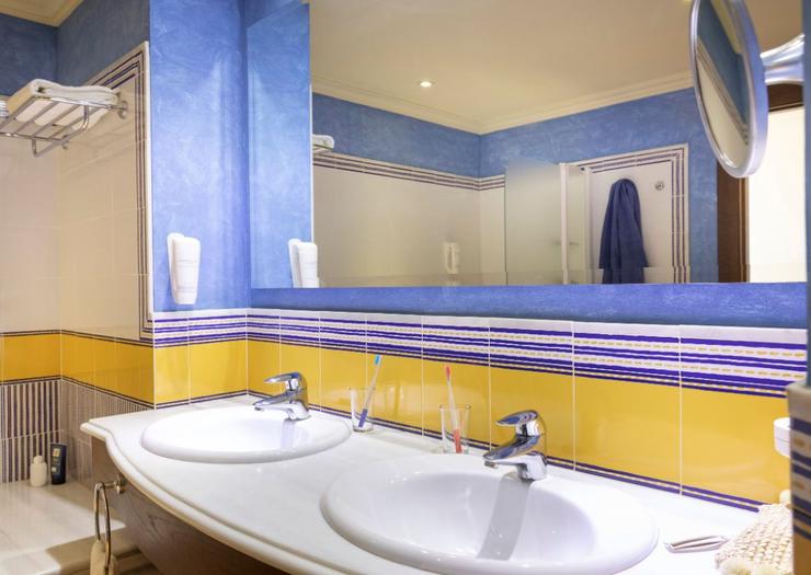 CHAMBRE DOUBLE AVEC VUE SUR LA MER Hôtel TUI BLUE ISLA CRISTINA PALACE Isla Cristina, Huelva, Espagne CHAMBRE DOUBLE AVEC VUE SUR LA MER Hôtel TUI BLUE ISLA CRISTINA PALACE Isla Cristina, Huelva, Espagne
